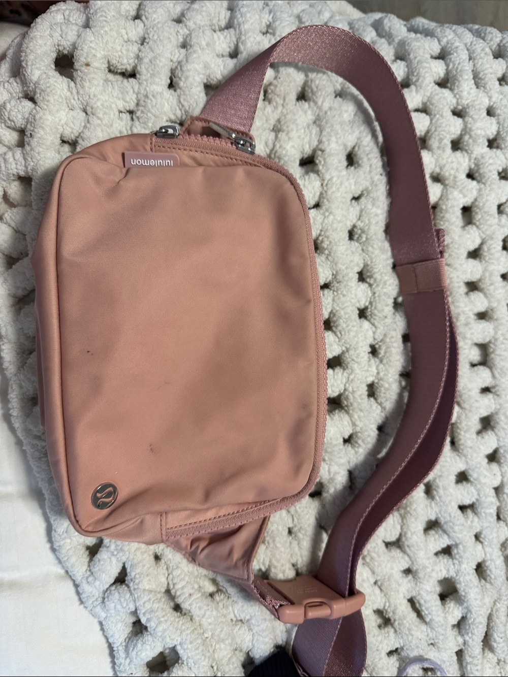 lululemon athletica Dusty Rose Men’s Sling Belt Bag